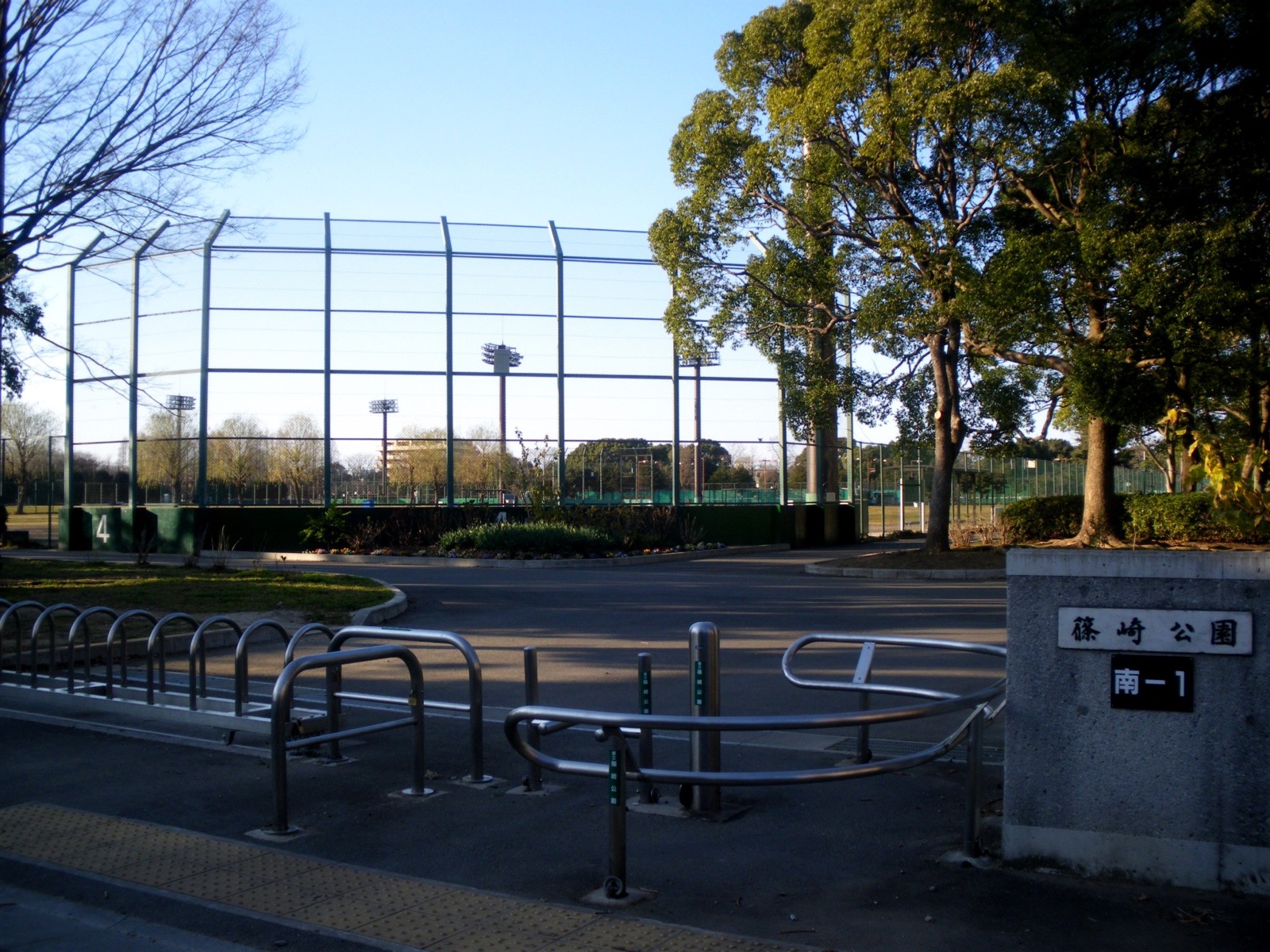 江戸川区民まつり会場の都立篠崎公園